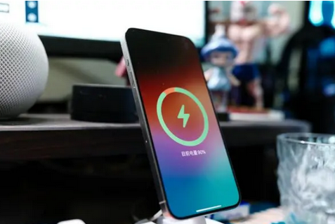 赤水苹果15换屏服务分享用什么充电器给iPhone15充电更好 